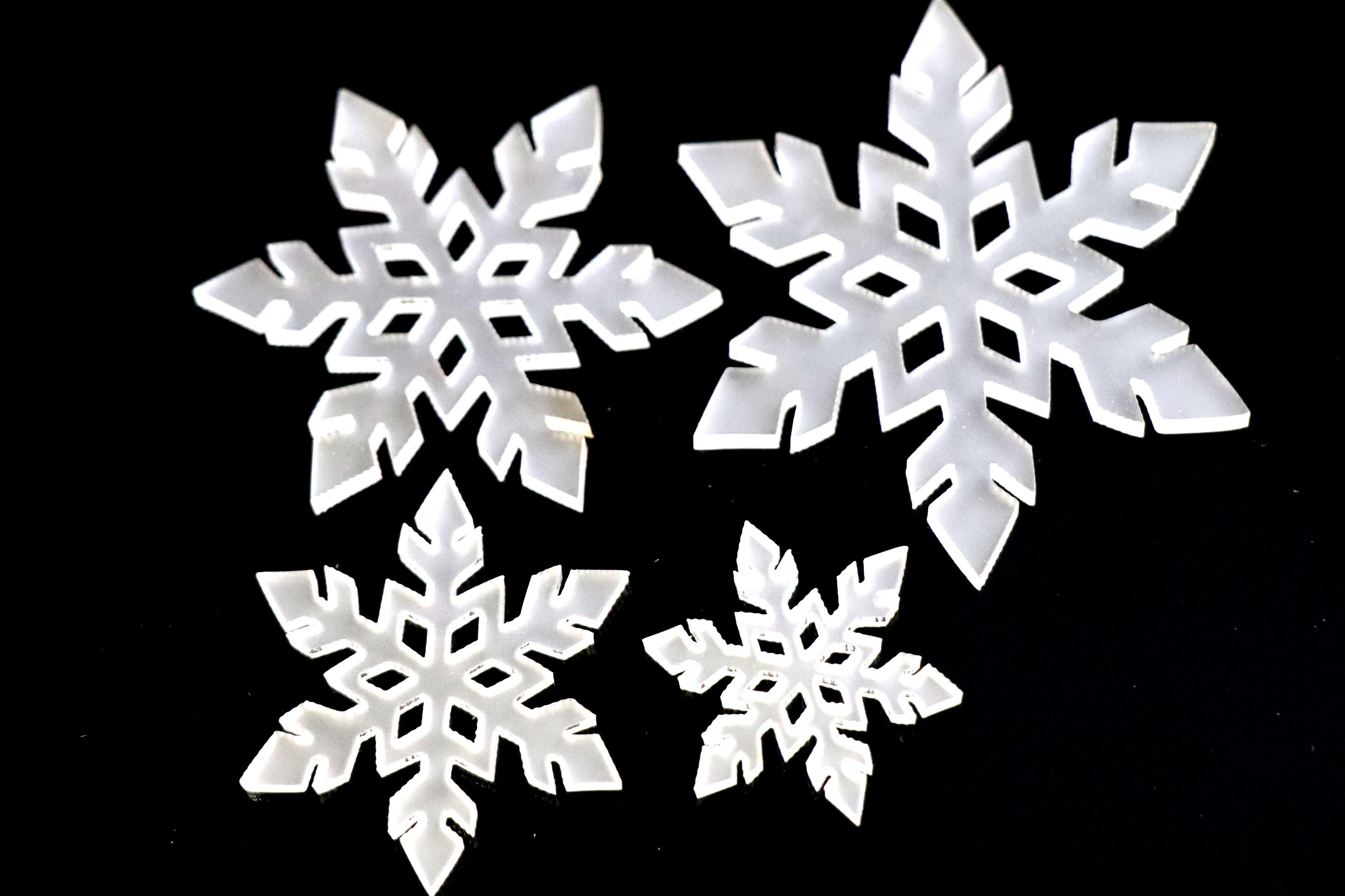 BR-Crafts Frosted Acrylic Snowflake